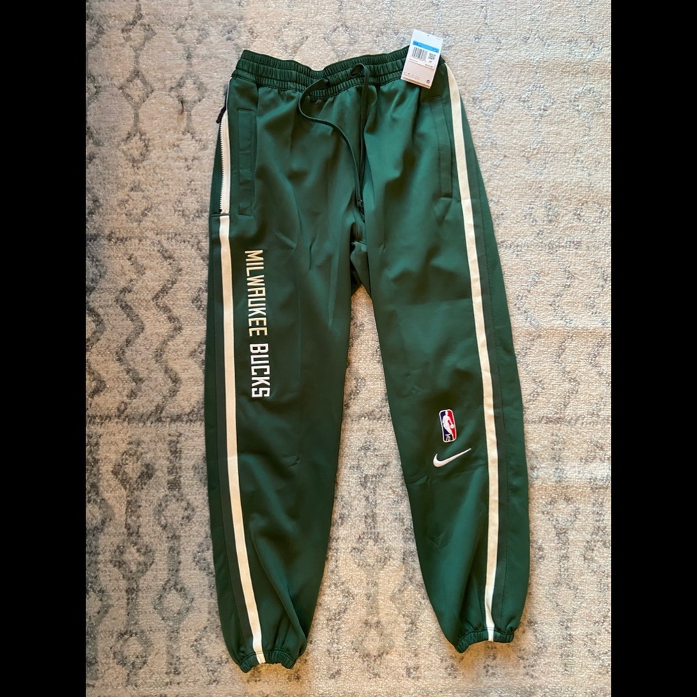 NIKE Milwaukee Bucks Dri-fit Showtime Pants (M) - BRAND NEW WITH TAGS